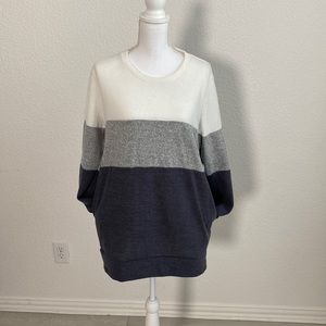 White to grey color block sweater with pockets